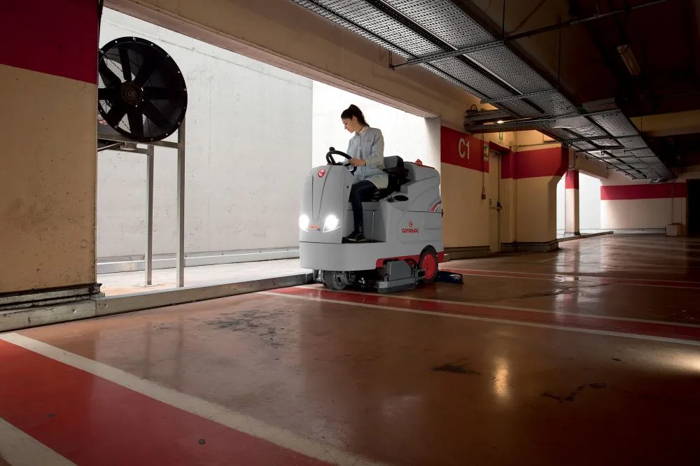 Comac Optima 90 BS sittepå gulvvaskemaskin