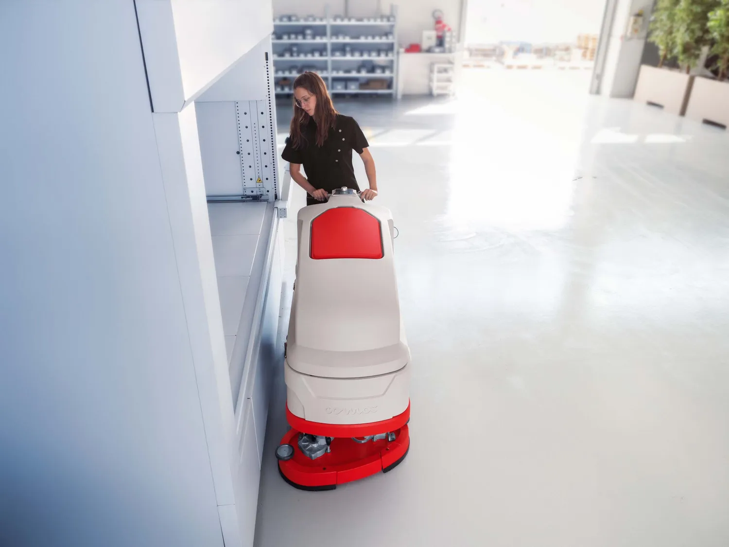 Comac Vega 65 BT gulvvaskemaskin gå-bak 2800 m²