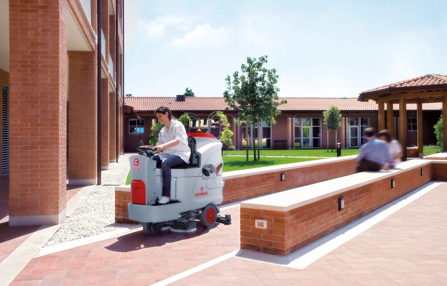 Comac Innova 65B gulvvaskemaskin sitte-på 2 børster